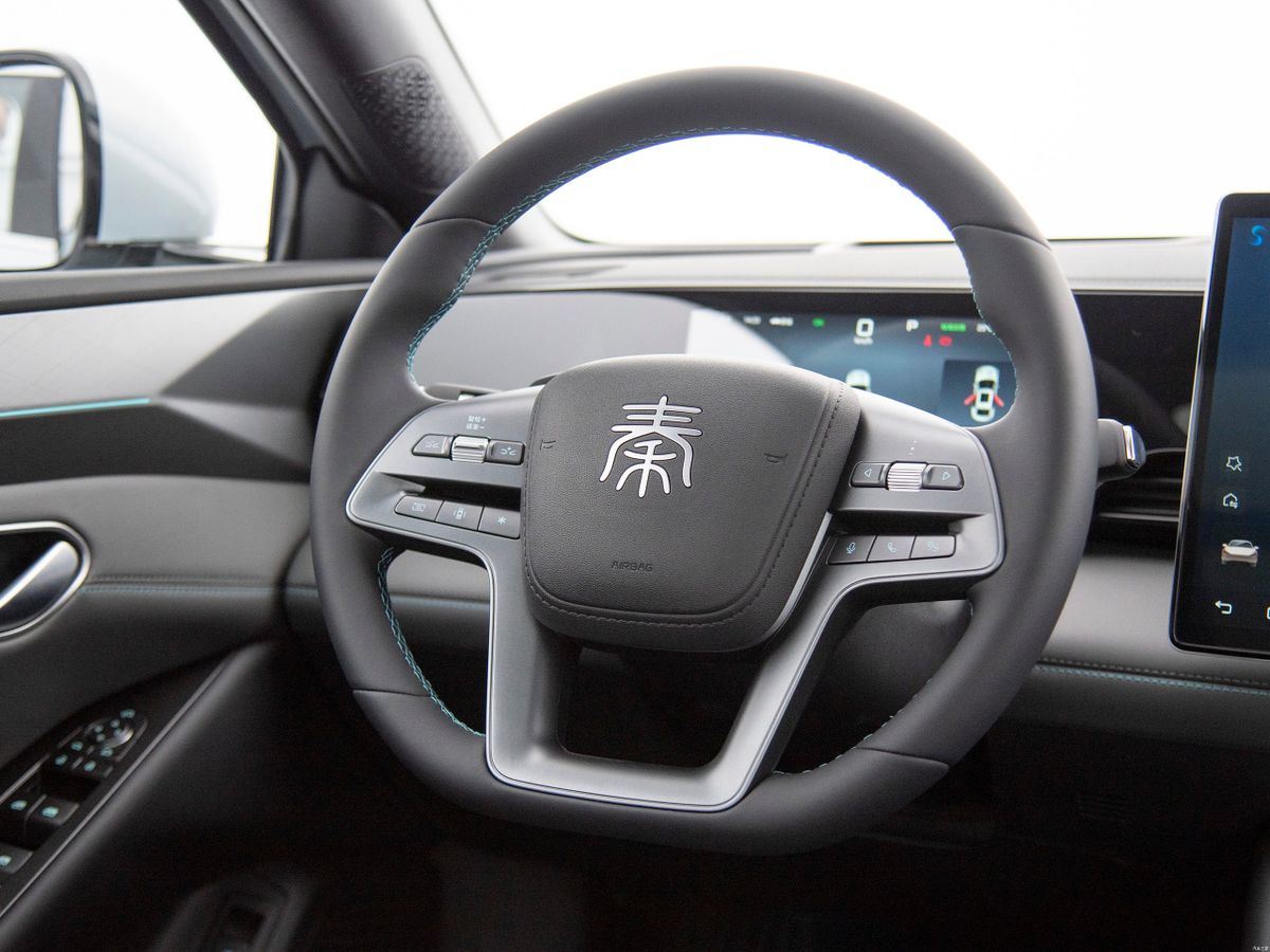 BYD Qin L EV 2025. Руль. Седан, 1 поколение