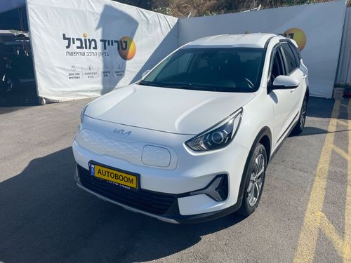 Kia Niro Plus, 2022, photo