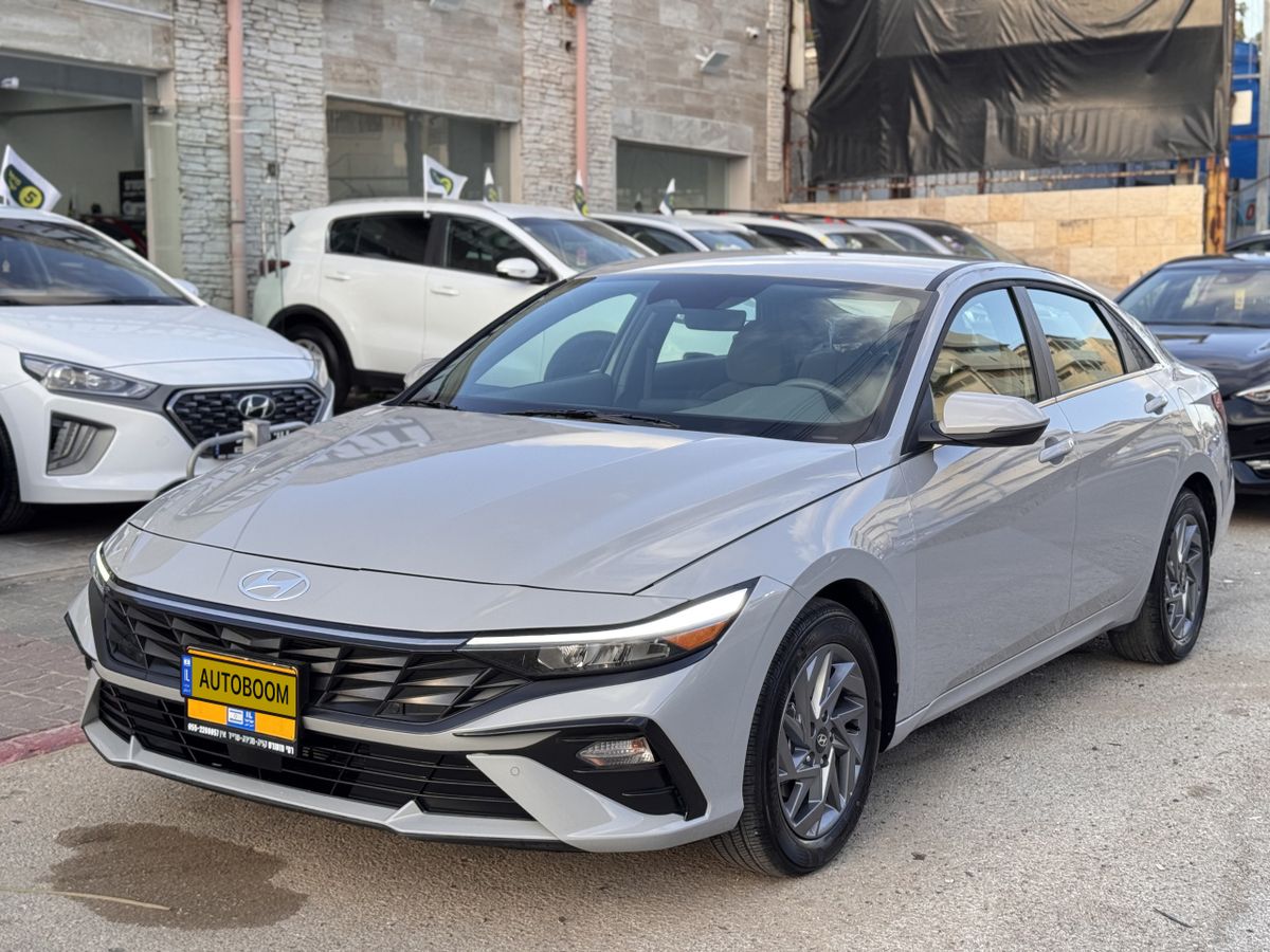 Hyundai Elantra 2nd hand, 2025