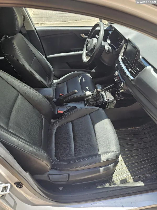 Kia Stonic 2nd hand, 2023, private