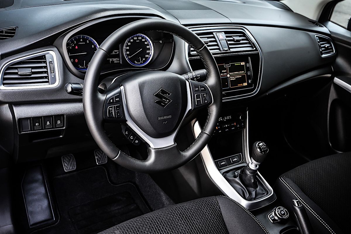 Suzuki Crossover 2016. Dashboard. SUV 5-doors, 2 generation, restyling