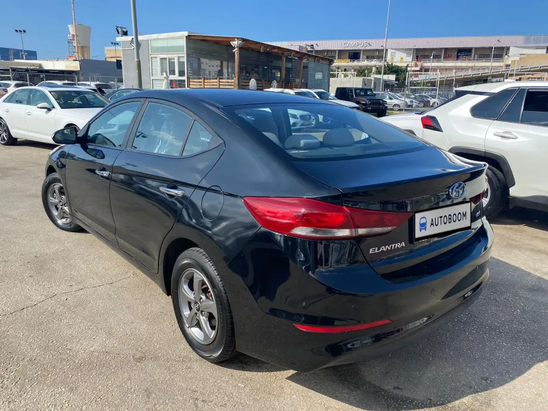 Hyundai Elantra 2nd hand, 2016