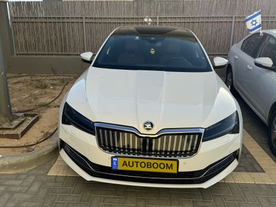 Skoda Superb с пробегом, 2022, частная рука