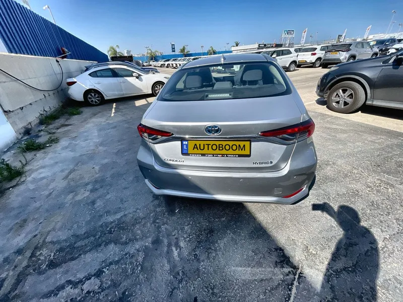 Toyota Corolla с пробегом, 2021