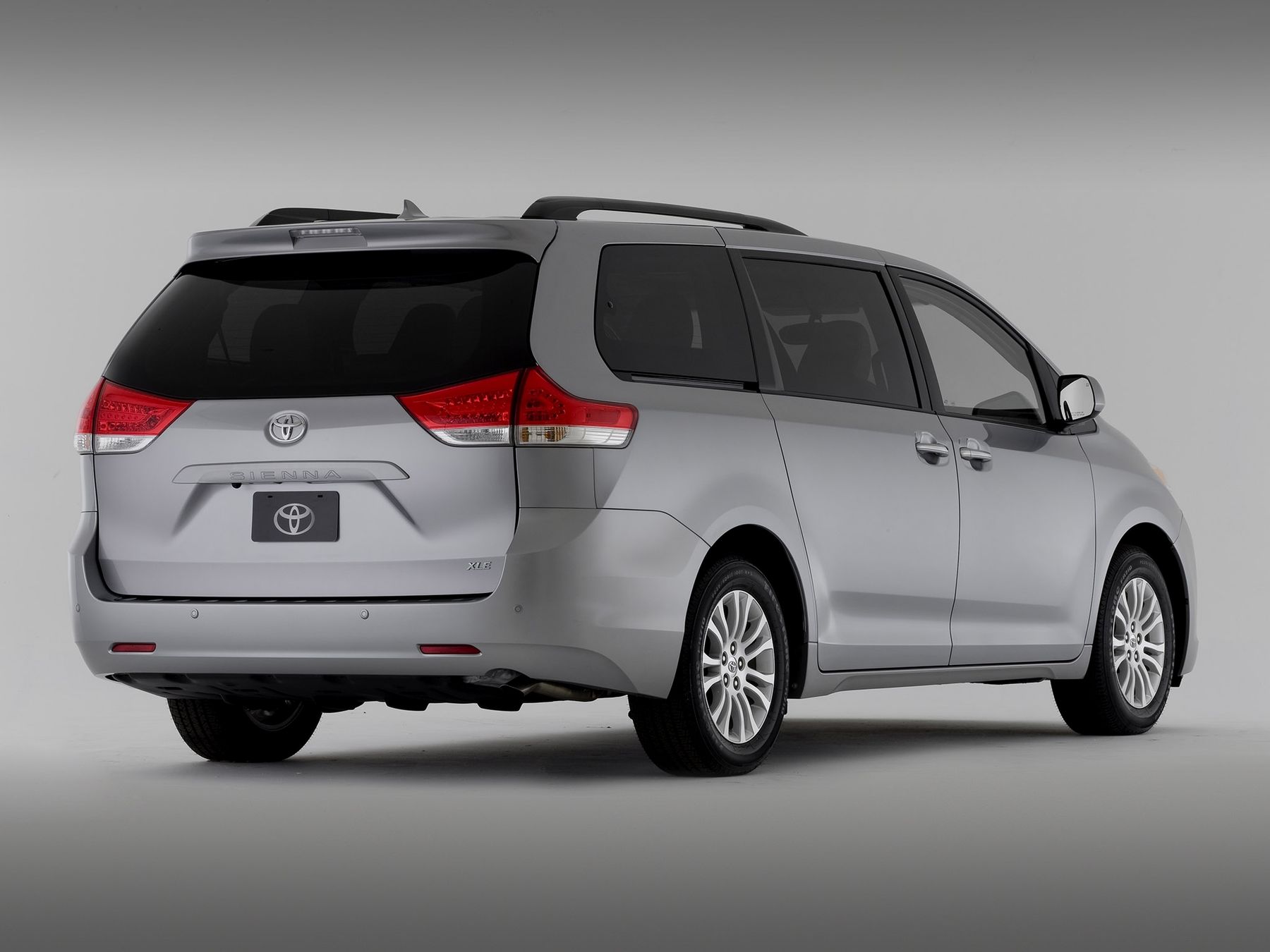 Тойота минивэн 2012 Sienna