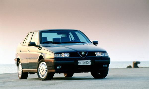 Alfa Romeo 155 1992. Carrosserie, extérieur. Berline, 1 génération