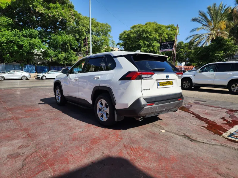 Toyota RAV4 с пробегом, 2019