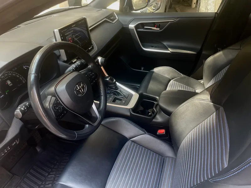 Toyota RAV4 2ème main, 2021, main privée