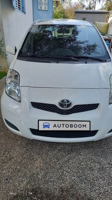 Toyota Yaris с пробегом, 2010, частная рука