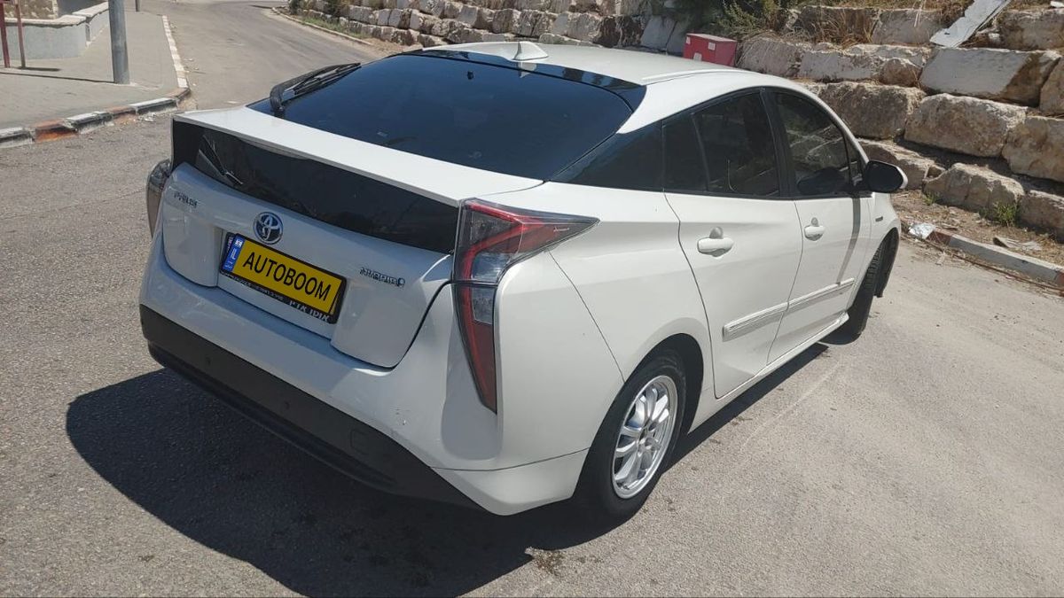 Toyota Prius 2nd hand, 2017, private hand