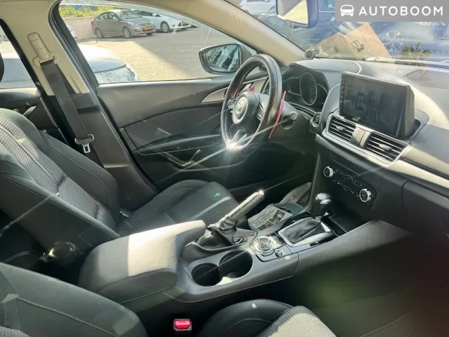Mazda 3 2nd hand, 2018, private