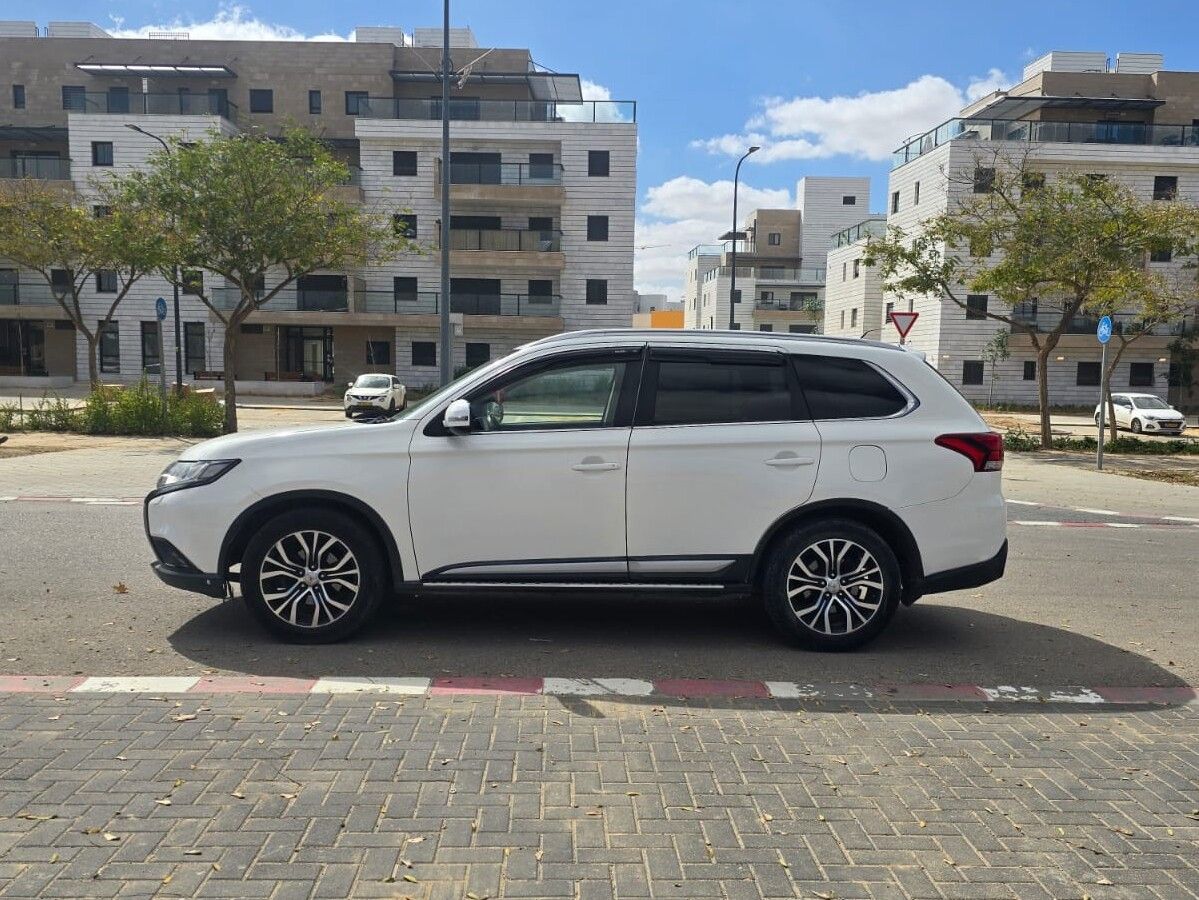 Mitsubishi Outlander с пробегом, 2015
