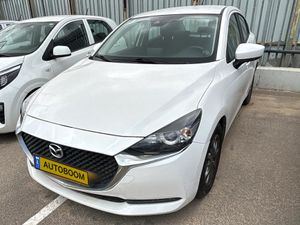 Mazda 2, 2022, фото