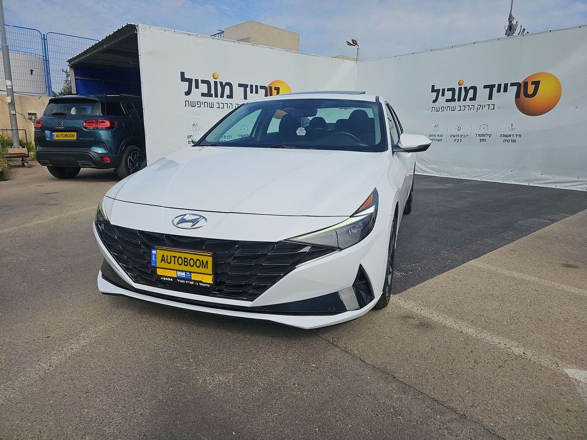 Hyundai Elantra 2nd hand, 2022