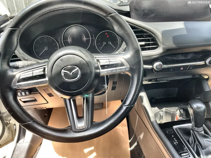 Mazda 3 2nd hand, 2021