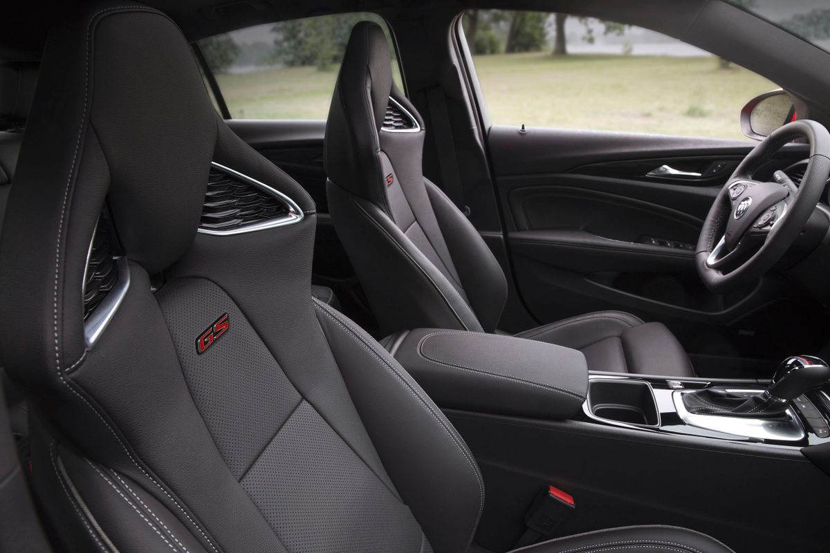 Buick Regal 2017. Front seats. Liftback, 6 generation