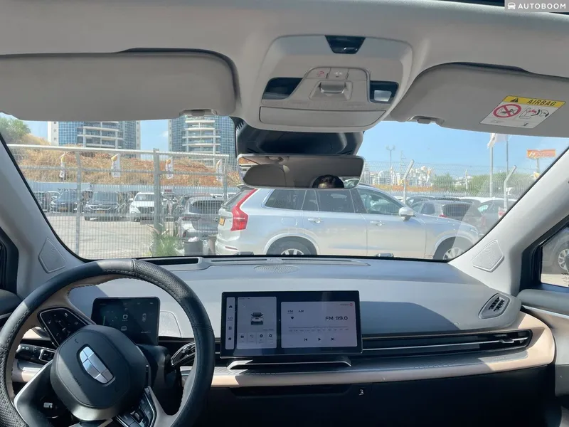 Geely Geometry C с пробегом, 2024