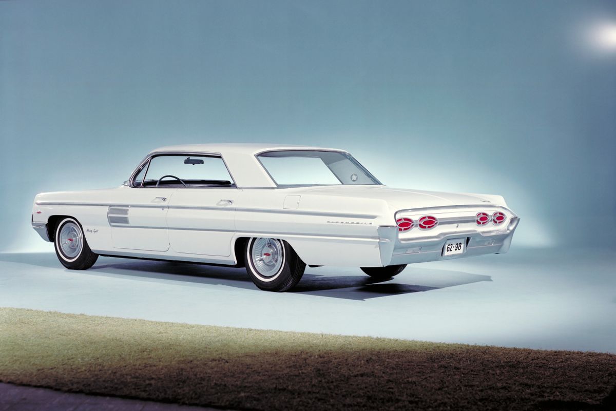Oldsmobile Ninety Eight 1961. Bodywork, Exterior. Sedan, 6 generation