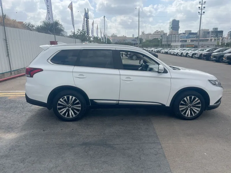 Mitsubishi Outlander 2nd hand, 2020, private hand