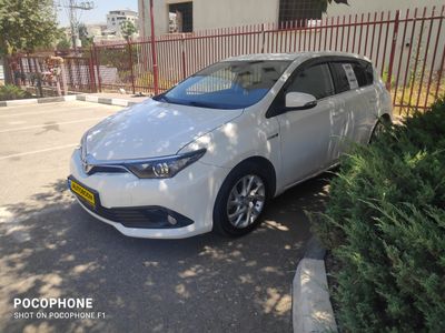 Toyota Auris 2nd hand, 2017