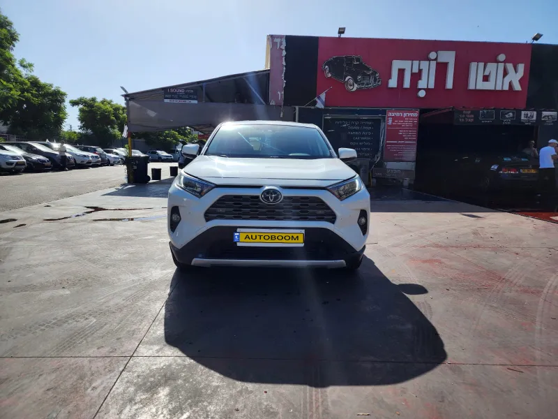 Toyota RAV4 с пробегом, 2019