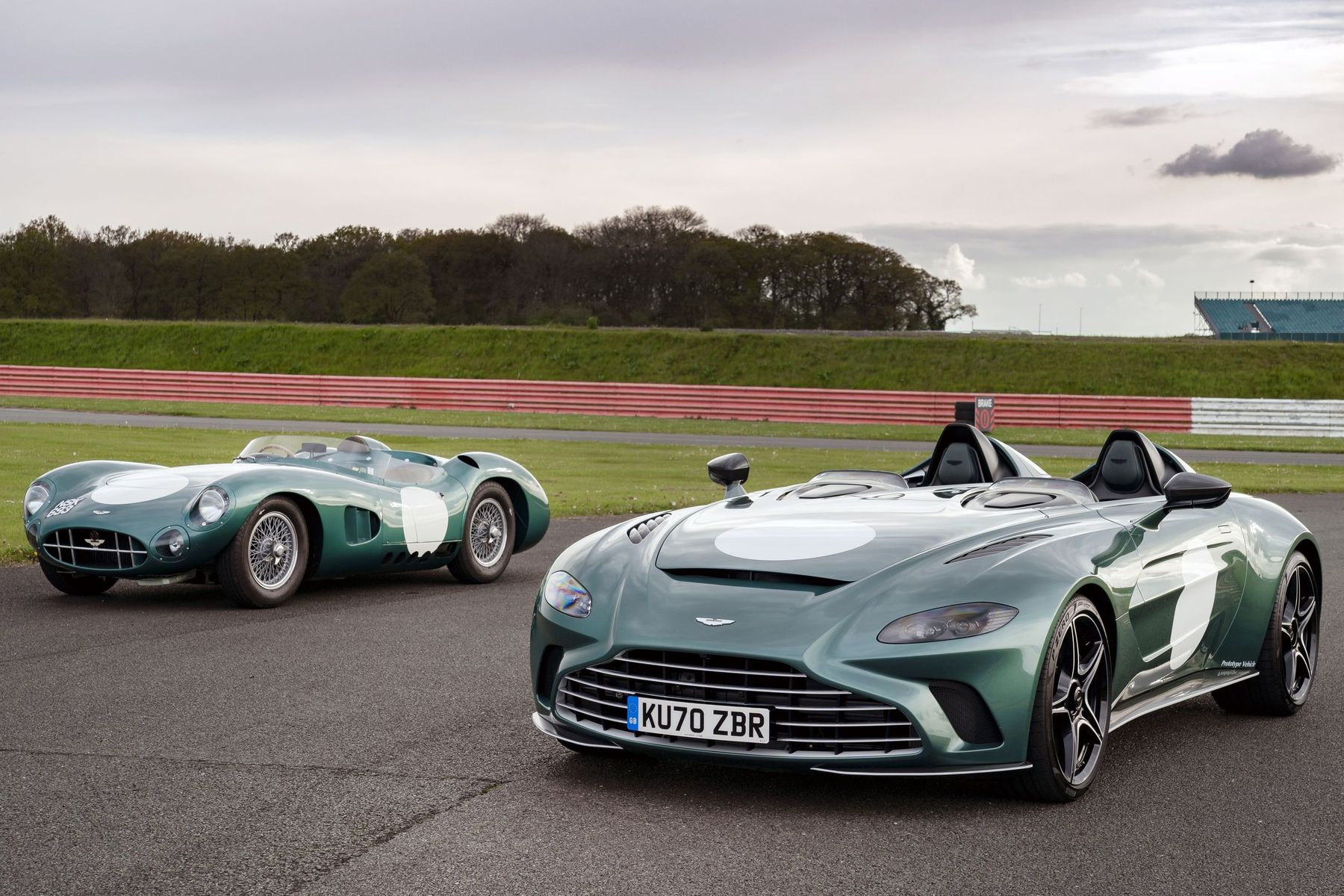 Aston Martin Valkyrie 2021