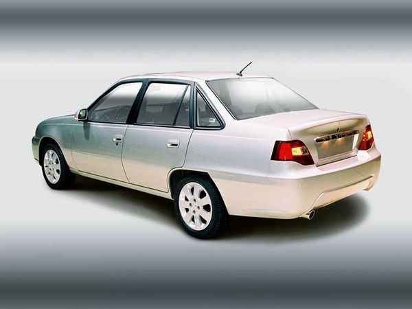 دايو نيكسيا 2002. الهيكل، المظهر الخارجي. سيدان, 1 الجيل، تحديث