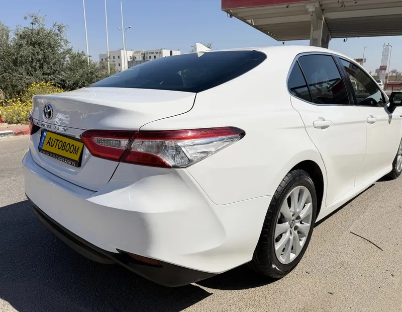 טויוטה קאמרי יד 2 רכב, 2021