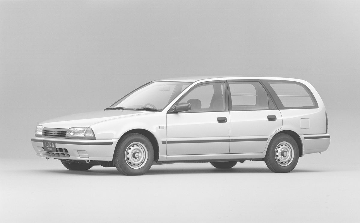 ניסאן אווניר ‏1990. מרכב, צורה. סטיישן 5 דלתות, 1 דור