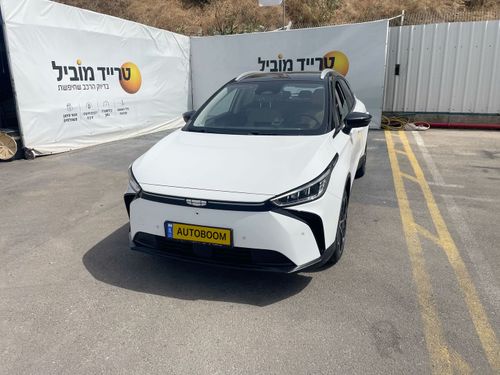 גיאומטרי C, 2023, תמונה