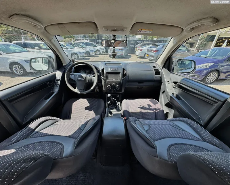 Isuzu D-Max с пробегом, 2017