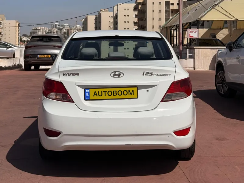 Hyundai i25 2ème main, 2012