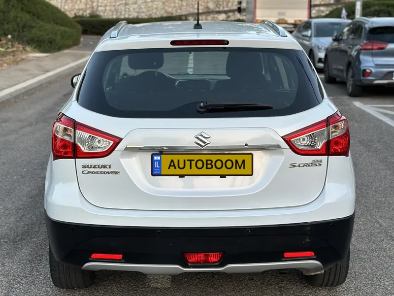 Suzuki SX4 2ème main, 2015, main privée