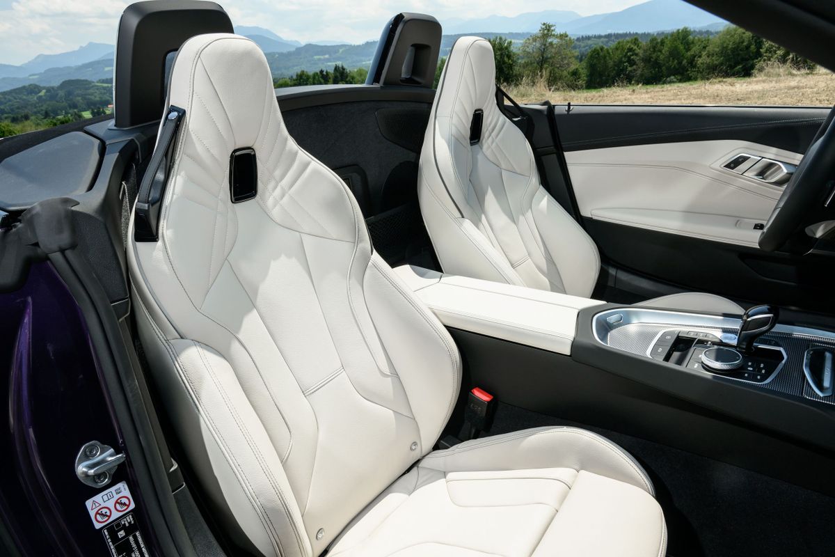 BMW Z4 2022. Siéges avants. Roadster, 3 génération, restyling 1