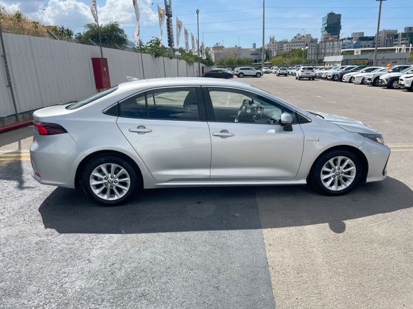 Toyota Corolla 2nd hand, 2021