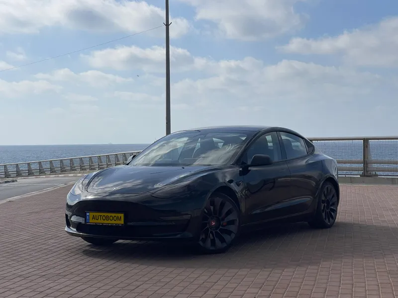Tesla Model 3 2nd hand, 2021, private hand