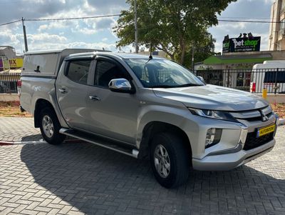 Mitsubishi L200 2nd hand, 2021, private hand