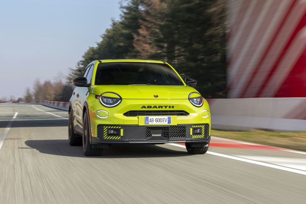 Abarth 600e 2024. Кузов, экстерьер. Хэтчбек 5 дв., 1 поколение
