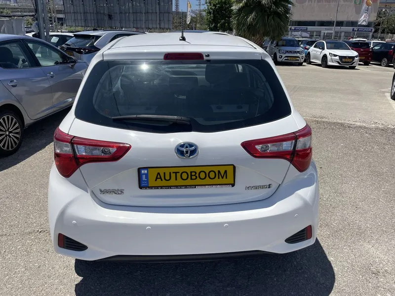 Toyota Yaris с пробегом, 2018