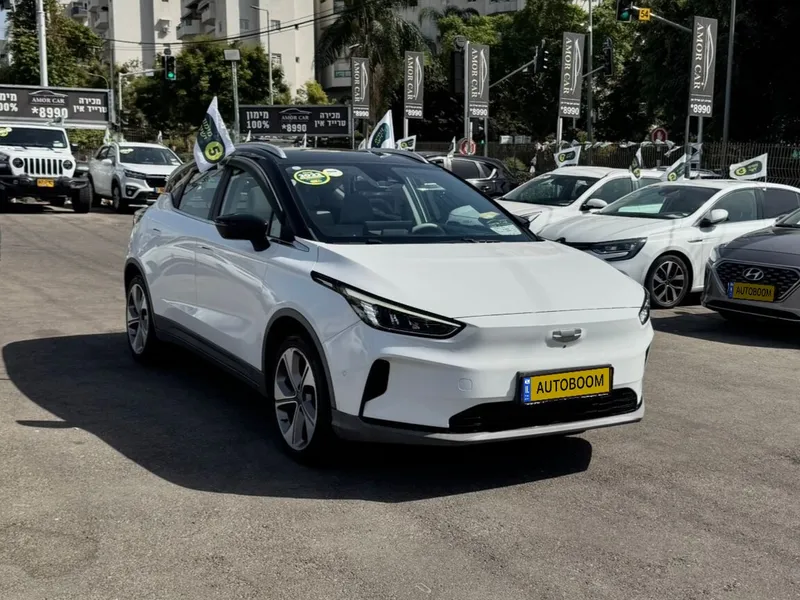 גיאומטרי C יד 2 רכב, 2022, פרטי