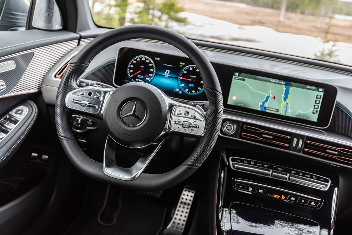 Mercedes EQC 2018. Tableau de bord. VUS 5-portes, 1 génération