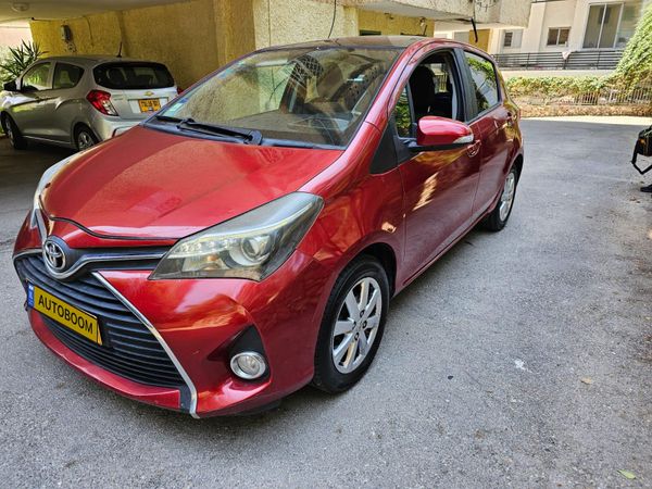 Toyota Yaris 2ème main, 2015, main privée