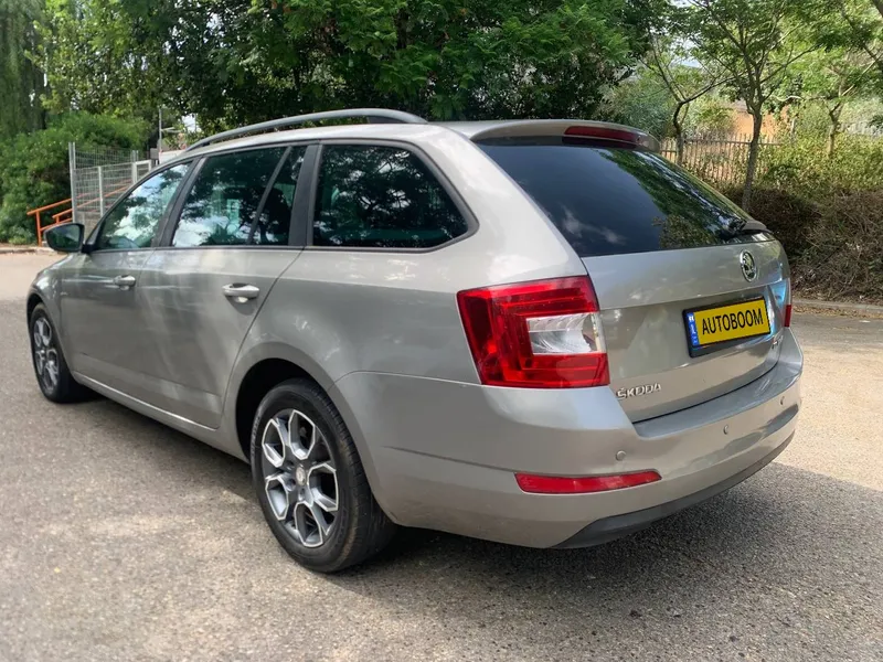 Škoda Octavia 2ème main, 2014, main privée