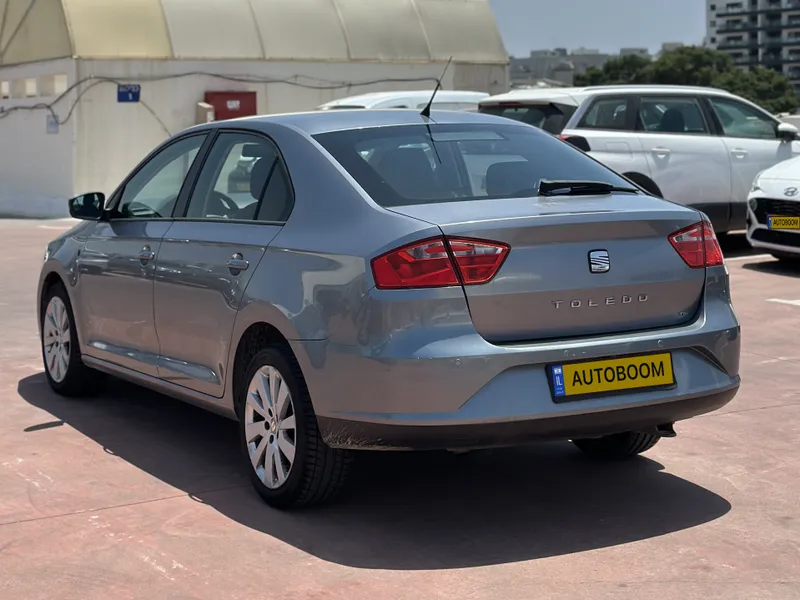 SEAT Toledo с пробегом, 2013