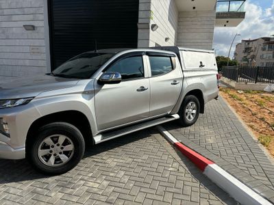 Mitsubishi L200 2nd hand, 2021, private hand