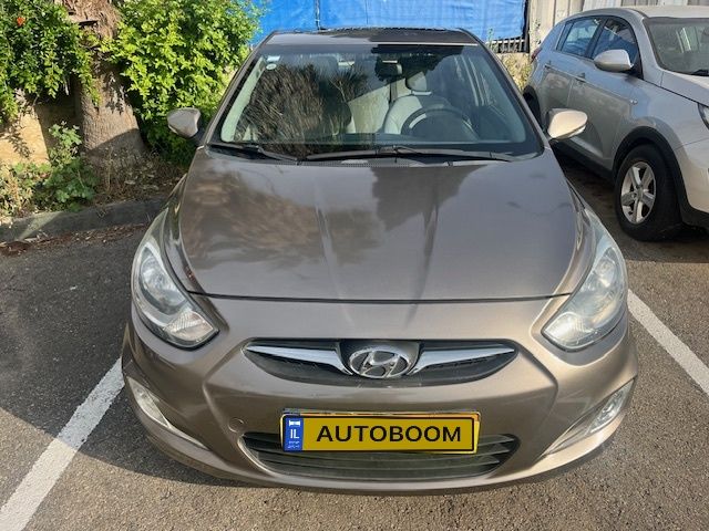 Hyundai i25 2ème main, 2012