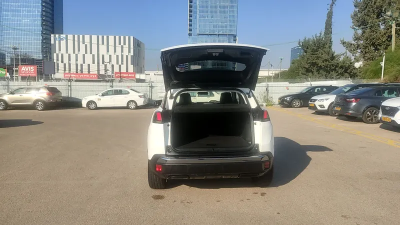 Peugeot 3008 с пробегом, 2020