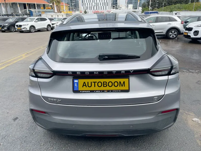 Geely Geometry C 2nd hand, 2022, private