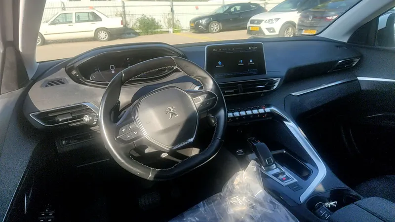 Peugeot 3008 с пробегом, 2020