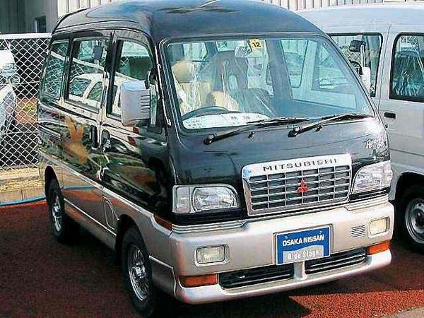 מיצובישי בראבו 1989. מרכב, צורה. מיקרו וואן, 1 דור